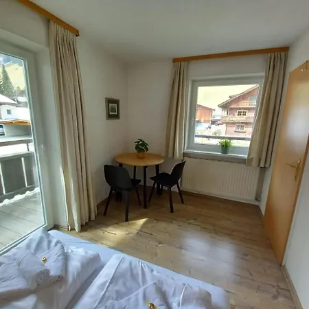 Haus Irmgard By Chatel Reizen Bed & Breakfast Tux